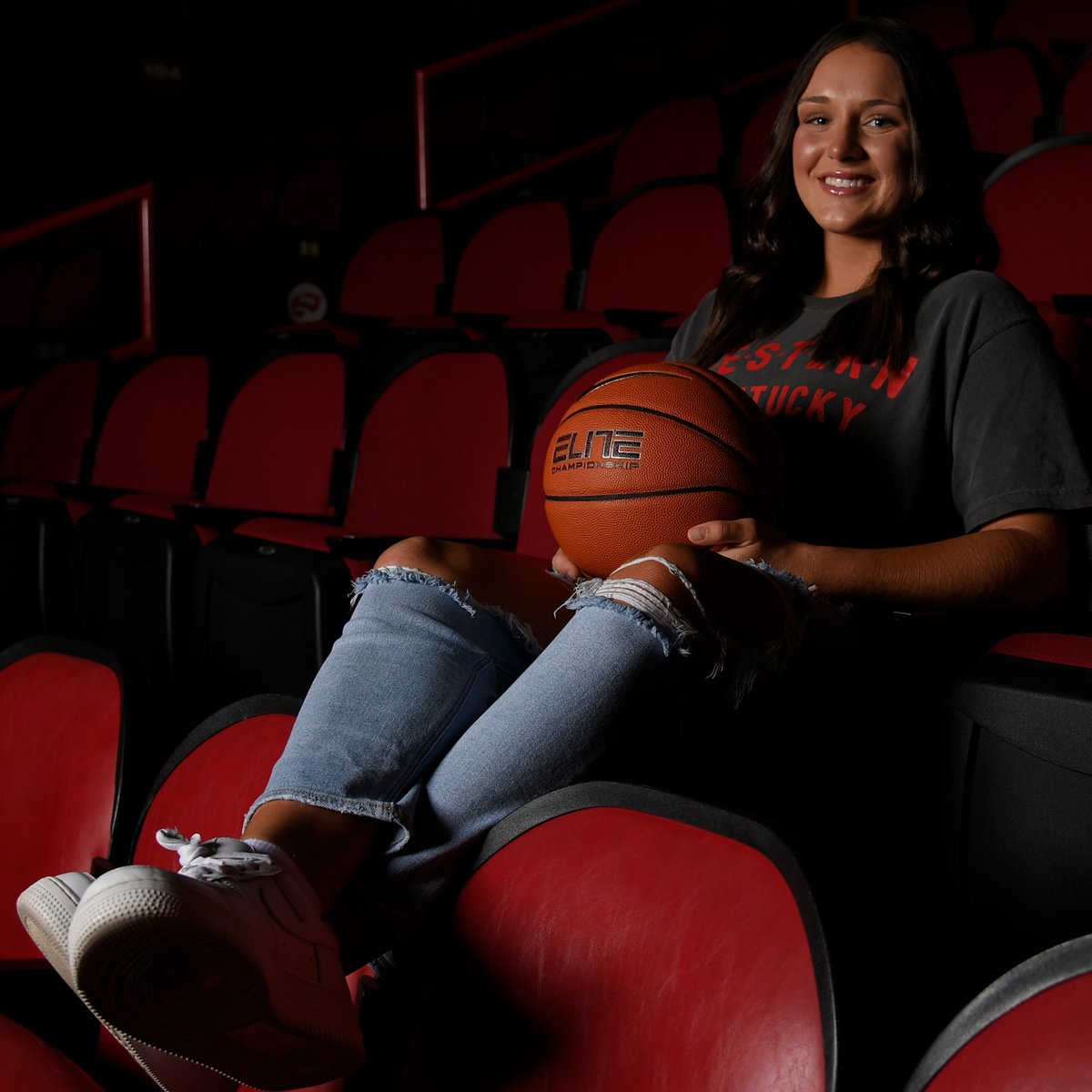 𝕄𝕖𝕖𝕥 𝕥𝕙𝕖 𝕃𝕒𝕕𝕪 𝕋𝕠𝕡𝕡𝕖𝕣𝕤

𝗠𝗮𝗰𝗲𝘆 𝗕𝗹𝗲𝘃𝗶𝗻𝘀
Freshman
#️⃣ 20
🏠 Monticello, Ky.
📱 <a href="/maceblevins/">Mace</a>