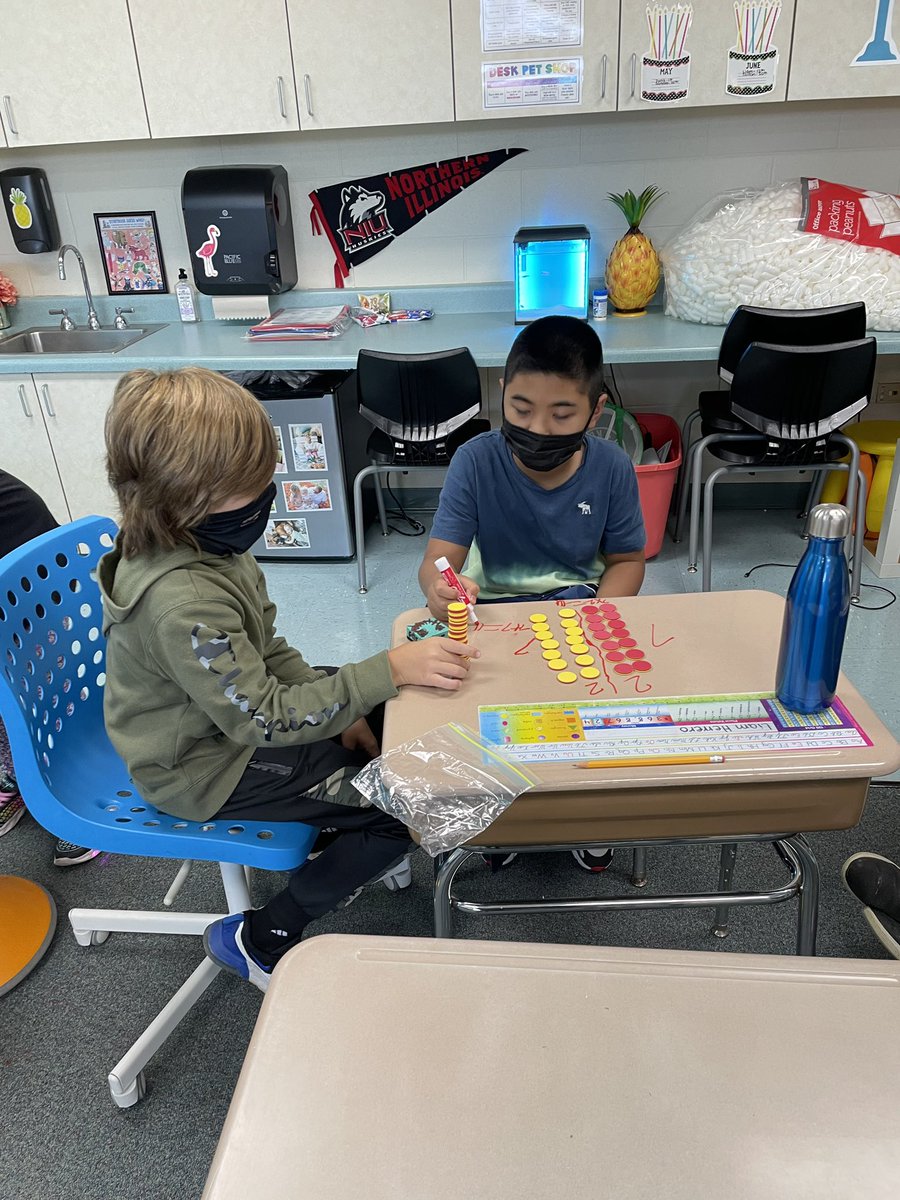 Mmhappold's tweet photo. Great lesson in third grade @stephsargent44 The students tackled the distributive property by using manipulatives to help aid their learning and make abstract concepts more concrete. @Dist158 @Martin_Huskies https://t.co/8ZZAoTW0bw