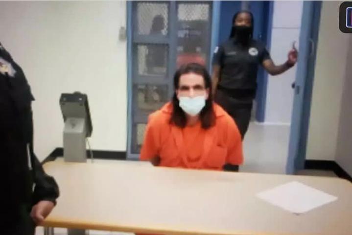 VanessaFlores_1's tweet image. Mientras a Saab le celebran la audiencia pública nuestros presos políticos NI SUS ABOGADOS pueden ingresar o ejercer su defensa, el régimen venezolano lo prohíbe! OMAR de Dios de Fundaredes tiene abogados públicos y han diferido su audiencia 4 veces