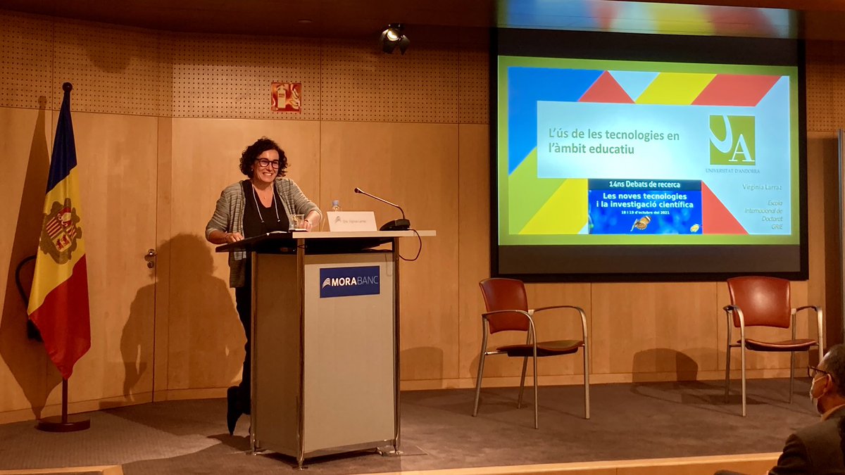 La cap de l’Escola Internacional de Doctorat de la @udandorra, @virlarraz, presenta la ponència “L’ús de les tecnologies en l’àmbit educatiu” als 14ns Debats de recerca que organitzen @saciencies i @governandorra amb el suport de @MoraBanc. #Debats2021