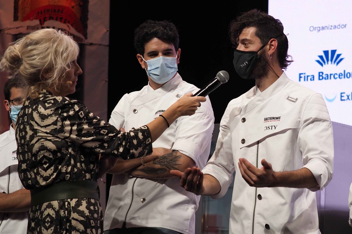 gastronomicfbcn's tweet photo. 🏆 Joseba Cruz, chef de Le Clandestino (Navàs), ha sido galardonado con el premio #Cuiner2021 y también ha recibido el reconocimiento del cocinero más sostenible de entre los 6 finalistas!

¡Enhorabuena, Joseba Cruz! 🙌

#GastronomicFBCN21 https://t.co/BPrU39xDgV