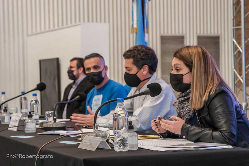 "HONORABLE CONCEJO DELIBERANTE DE #AVELLANEDA") DÉCIMO TERCERA SESIÓN ORDINARIA... elgrancampeon.com.ar/portal/prensa/… <a href="/PJUC_Concejales/">Concejales PJ Frente de TOD☀️S Avellaneda</a> HUGO #BARRUECO @robertosicari <a href="/maiagrisellata/">Maia Grisel Lata</a> @abandrea2015 <a href="/Degliinnocenti/">“el PaPa de Avellaneda”</a> <a href="/deglii_damian/">Damian Degli Innocenti</a> <a href="/gialessi/">Gisele Alessi</a> <a href="/luisraulsagol/">luis raul sagol</a> <a href="/gestion_a/">Municipio de Avellaneda</a>