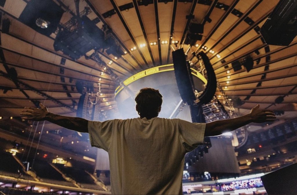 canyonmoonblu's tweet photo. harry styles “I made it” moments; msg edition: https://t.co/jtiG0iSrOO