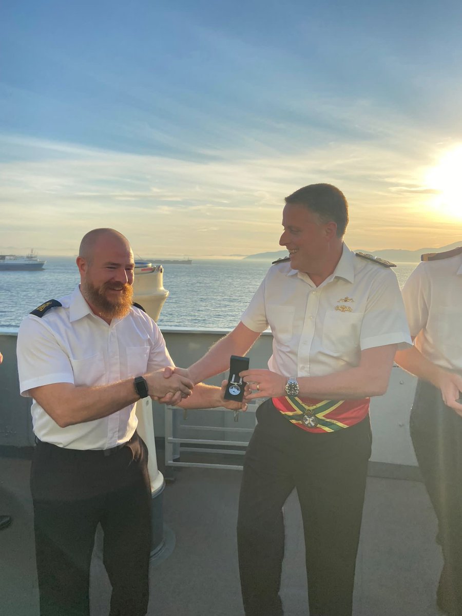 VAdmSAsquith's tweet photo. Fantastic to be able to recognise the commitment of 2 outstanding characters onboard @HMSScottRN. #AlwaysBeASailor @CDRETNEILD @fightingsailor @WO1MickTurnbull @WOCarlSteedman @WO1IanWilson @VAdmAndrewBurns https://t.co/2XlIfvVbgF