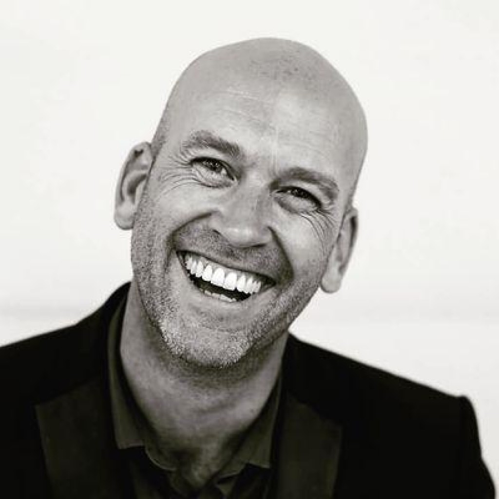 andyfordlive's tweet photo. So sad to hear of the passing of one of our own The brilliant Comedian Phil Butler Rest in Peace young man taken far too early x @XRoadsPantos @1BillyPearce @mick_miller @funnytucker @RealPaulBurling @ventriloquist29 https://t.co/qnDI8jj7BK