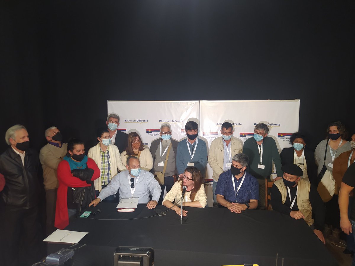 FaMunicipios's tweet photo. Conferencia de Prensa de Bancada de Alcaldes, Alcaldesas y Concejales del Frente Amplio en San José.
@Frente_Amplio @frentesanjose https://t.co/VtWo7c2DbQ