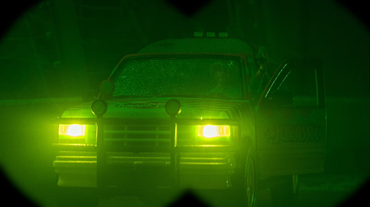 SceneBorn's tweet photo. Tim: "Aah cool, night vision!"
I'm loving this set so much! Thank you @mattel
#jurassicpark #toyphotography #timmurphy
#lexmurphy #genaro #toycinematography #trex #trexbreakout #practicaleffects #mattel #matteljurassicworld #wheretoysdwell #lumecube #toycollector
#islanublar https://t.co/TRYZnFsTG5