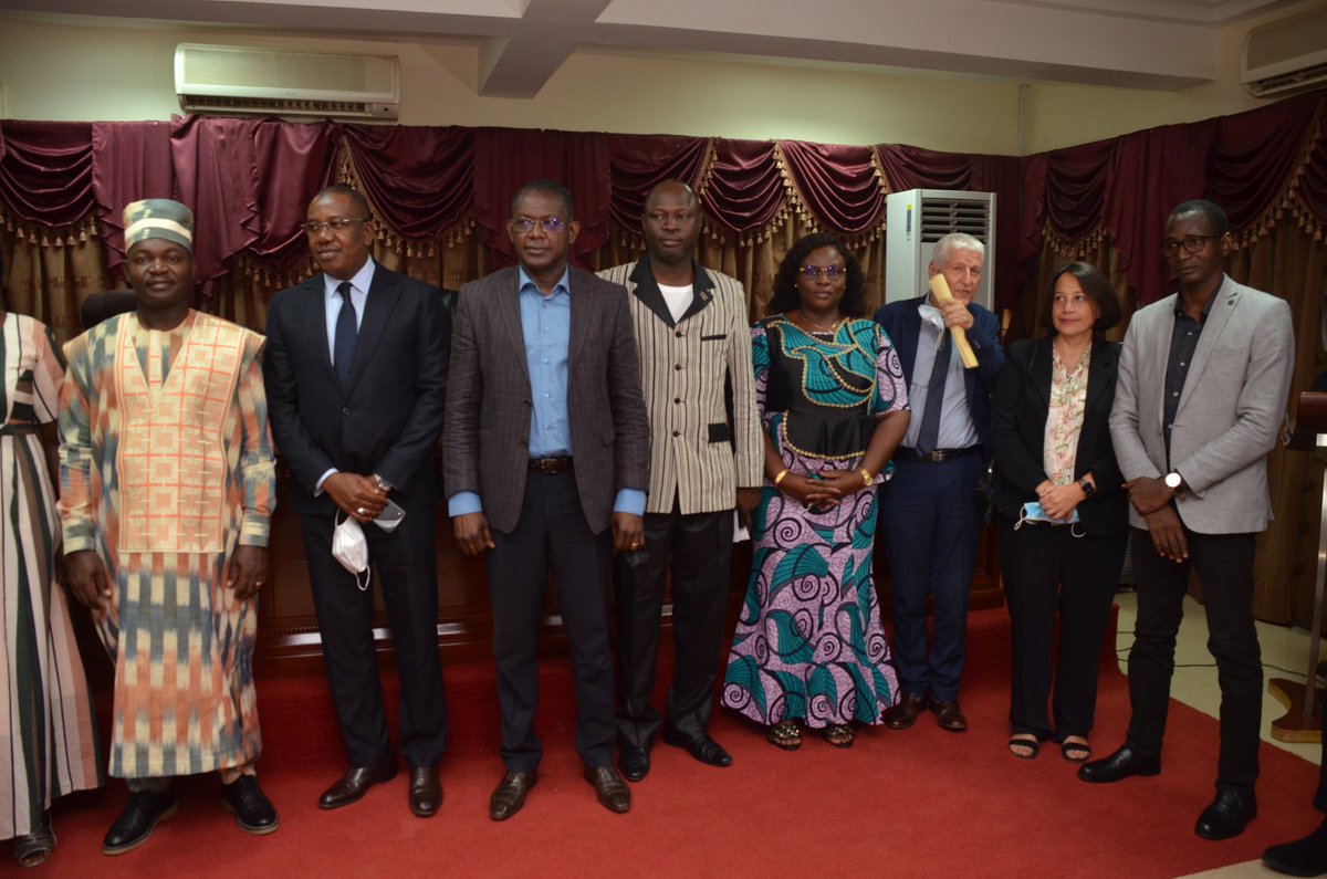 Le nouveau Directeur Général de la Maison de l’Entreprise est officiellement installé dans ses fonctions
web.facebook.com/ME.BurkinaFaso