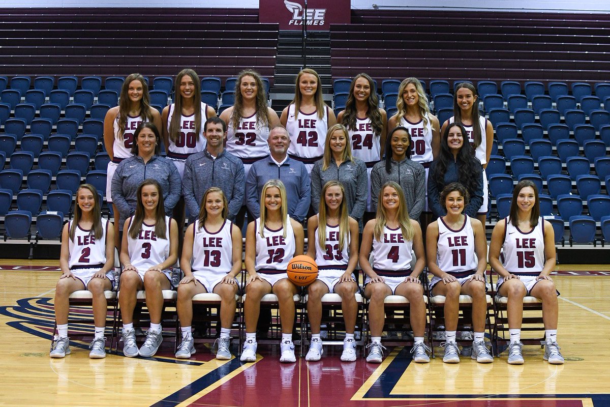 LeeUWBB's tweet photo. Your 2021-22 Lady Flames 📸🔥

Time to go to work. 💪😤 #FiredUp https://t.co/tE9lOvZd6g