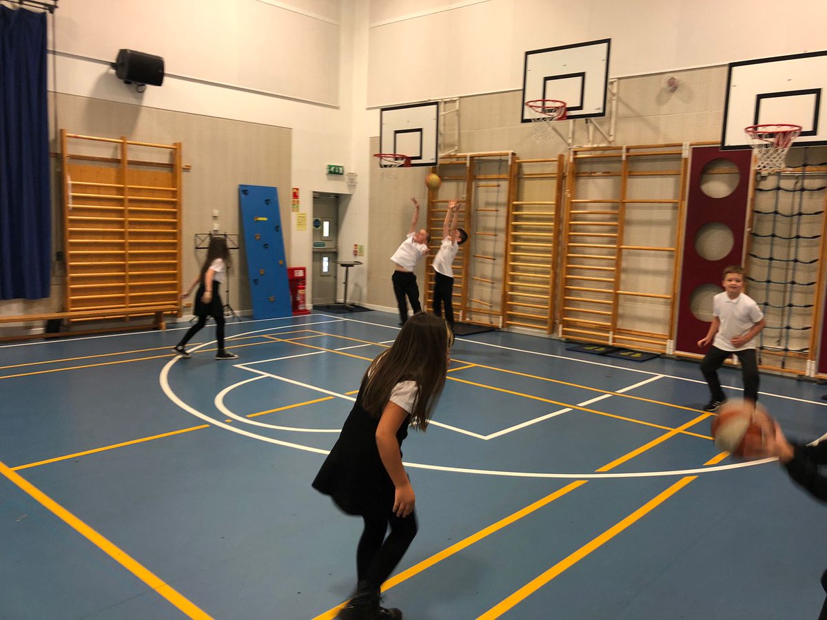 DreghornPrimary's tweet image. Primary 5 had a blast back in the gym hall....first time for 18 months!! #changesarecoming #activefun