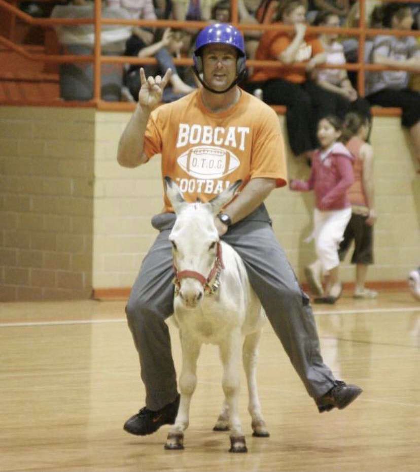 OHScheer_'s tweet image. How we feel because we got game of the week!!🤩🤩 @coachsmalley23 @AshlyElamSports