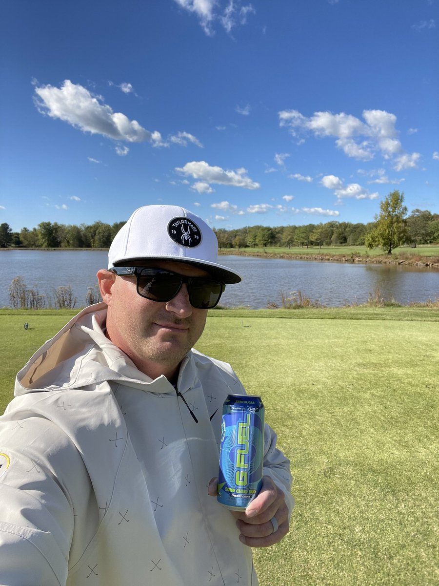 JonnyMacGolf's tweet photo. @GFuelEnergy @ScottyTidwell
From the Gaming to The Golf
From the Golf to the Gaming ⛳️🎮
Wherever, it’s always #GFuel
#TEAMGfuel https://t.co/t6iw57F7lX