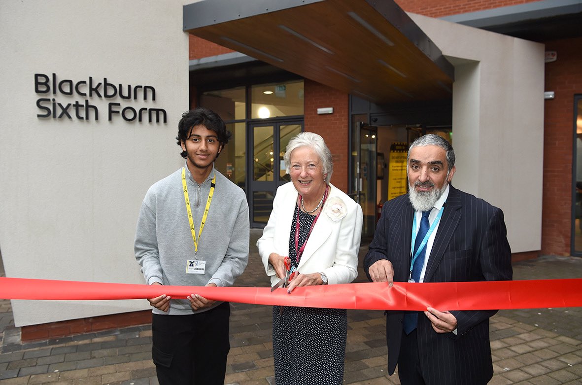 We unveiled our brand new redeveloped Sixth Form earlier today as part of #CollegesWeek 🆕

Principal and Chief Executive Dr Fazal Dad and Chair of the Corporation Board Lillian Croston cut the ribbon to officially open #BlackburnSixthForm alongside student Zak Patel 📸