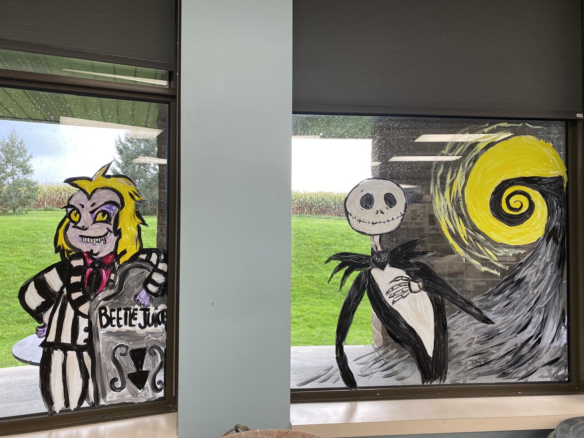 MWCSDmsart's tweet image. This is Halloween....in the art room.
