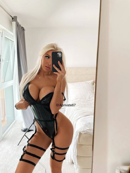 RT if you love the wet look on me ? https://t.co/MjV1D5JM00