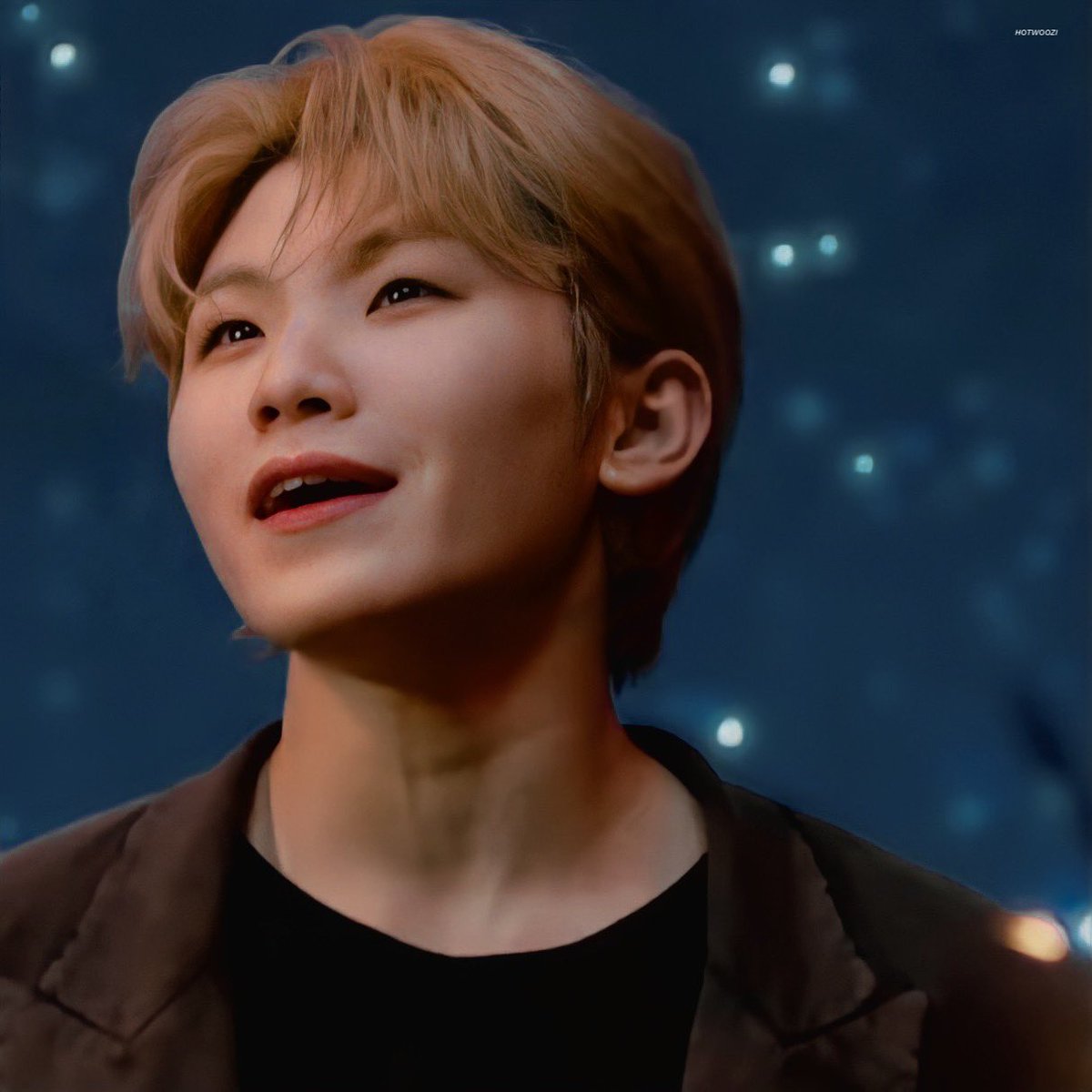hotwoozi's tweet photo. starry night https://t.co/9EXjaBTqMo