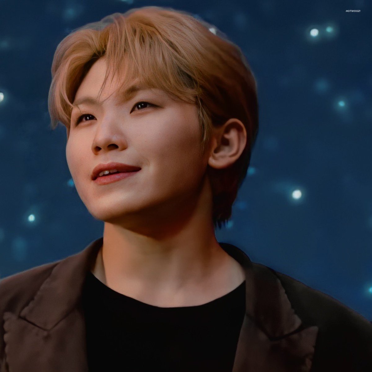 hotwoozi's tweet photo. starry night https://t.co/9EXjaBTqMo