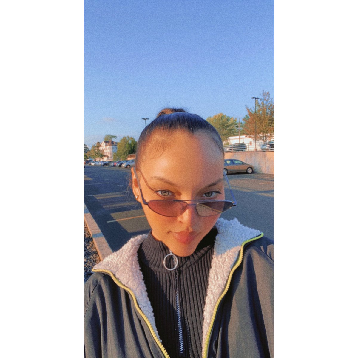 vickystaxxss's tweet photo. 😎😇😘 https://t.co/R8Poq5ICAQ