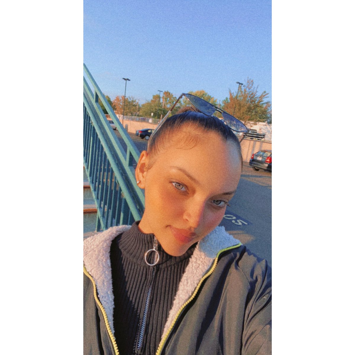 vickystaxxss's tweet photo. 😎😇😘 https://t.co/R8Poq5ICAQ