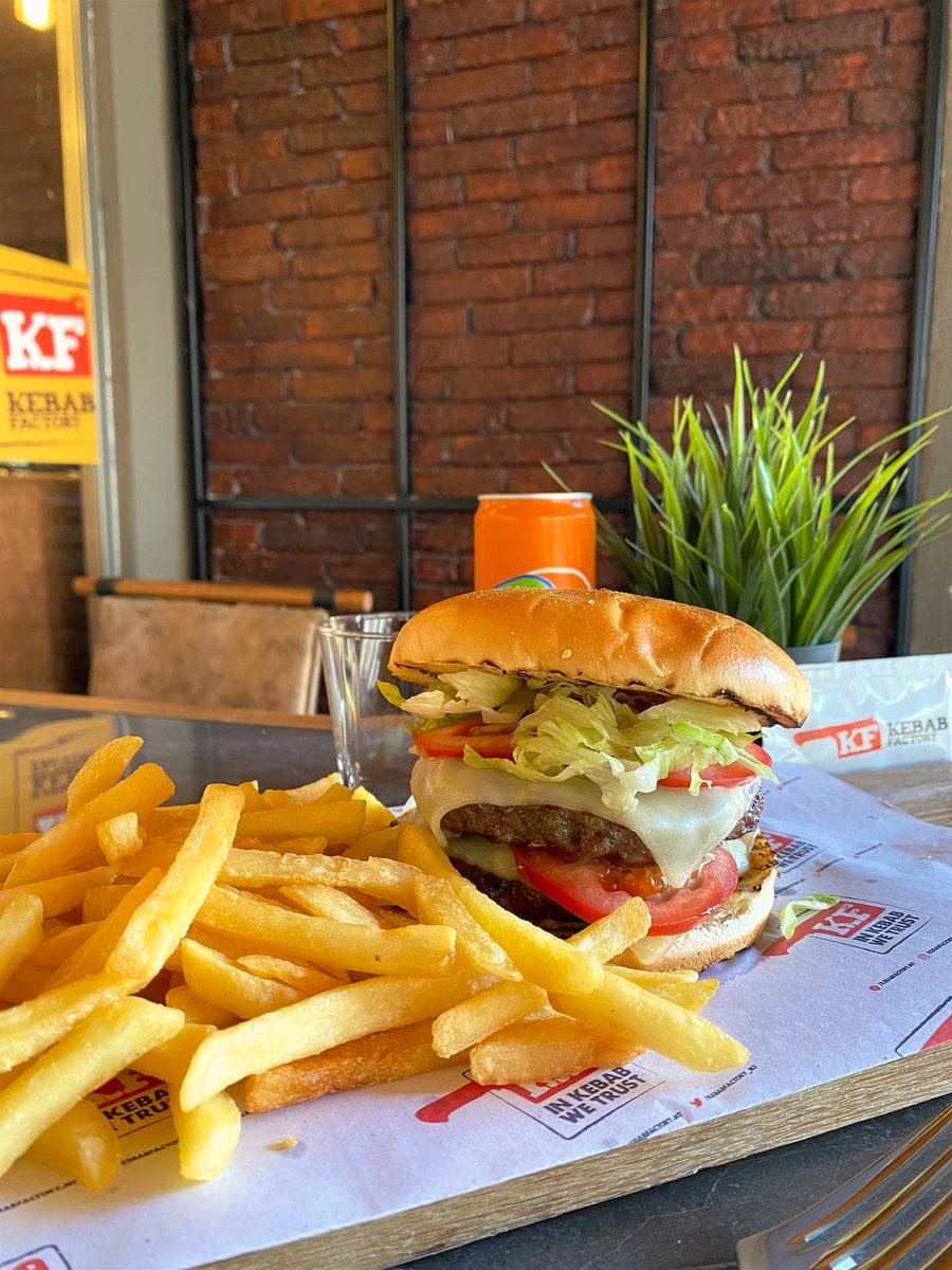 kebabfactory_mt's tweet photo. If there’s one thing we love about Mondays… it’s Lunch time! ♥️ Reward yourself with a double beef patty cheese burger and keep smiling 🥰#food #burger #beef #fries #Turkish #Malta #grill #tasty https://t.co/rp4WO1Hbot