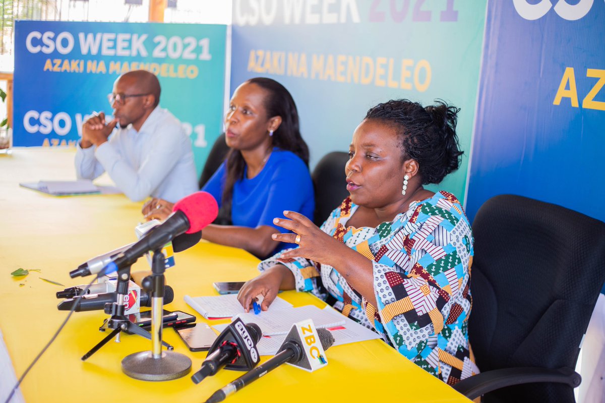 CSO WEEK (@csoweek) on Twitter photo “Mwishoni kwenye #WikiYaAzaki2021 kutakua na tuzo kwa ajili ya Asasi za Kiraia zilizofanya vizuri maeneo mbali mbali ya kisekta, mfano, Uwajibikaji kwa jamii, Utatuzi migogoro, Kuhudumia watu wenye Ulemavu na haki zao na nyinginezo”
<a href="/HengaAnna/">Anna Henga (Advocate)</a>
#AzakiNaMaendeleo “Mwishoni kwenye #WikiYaAzaki2021 kutakua na tuzo kwa ajili ya Asasi za Kiraia zilizofanya vizuri maeneo mbali mbali ya kisekta, mfano, Uwajibikaji kwa jamii, Utatuzi migogoro, Kuhudumia watu wenye Ulemavu na haki zao na nyinginezo”
<a href="/HengaAnna/">Anna Henga (Advocate)</a>
#AzakiNaMaendeleo