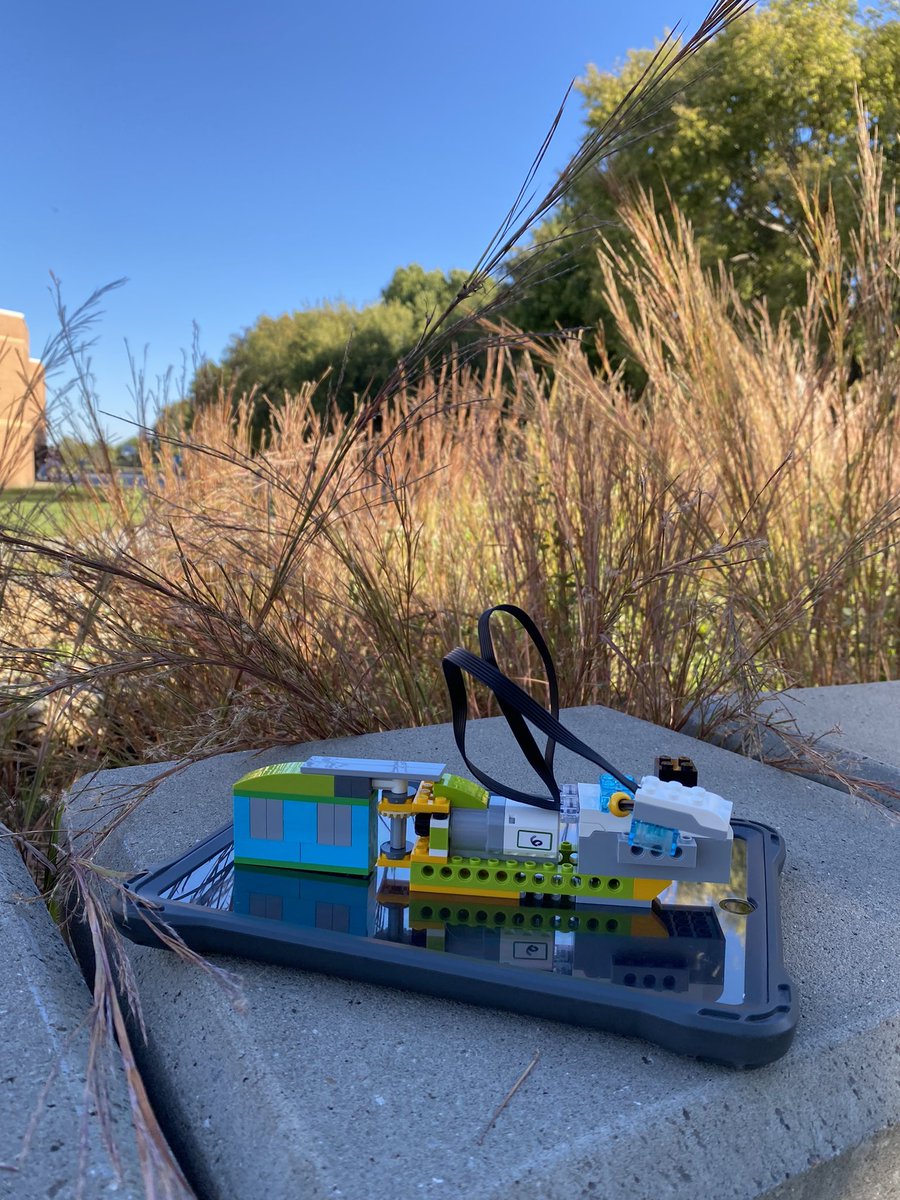 Super incredible morning expanding the context of our <a href="/LEGO_Education/">LEGO Education</a> WeDo robotics unit in flood prevention to include practical applications with an expert civil engineer. The kids built and programmed flood gates and worked collaboratively to build barrier walls of sandbags.