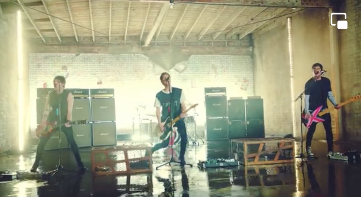 meliissa7's tweet photo. Hey Everybody! Came out 6 years ago!! Howwwww has it been 6 years already?!?! @5SOS https://t.co/QdBt5HO8bW