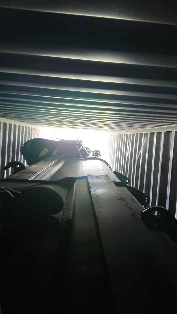 CherryProducts's tweet photo. #bucket #tetris Cherry style 🤣 
Loading 2 x containers heading to our #newzealand  🇳🇿 outlet last week. This shipment included:- Buckets, Fork/Grabs, Safety Access Platforms and Smartboxes. Contact:sales@cherryproducts.co.uk +441608678197 fent@cherryproducts.co.uk +447432849999 https://t.co/RL9SrBRbMO