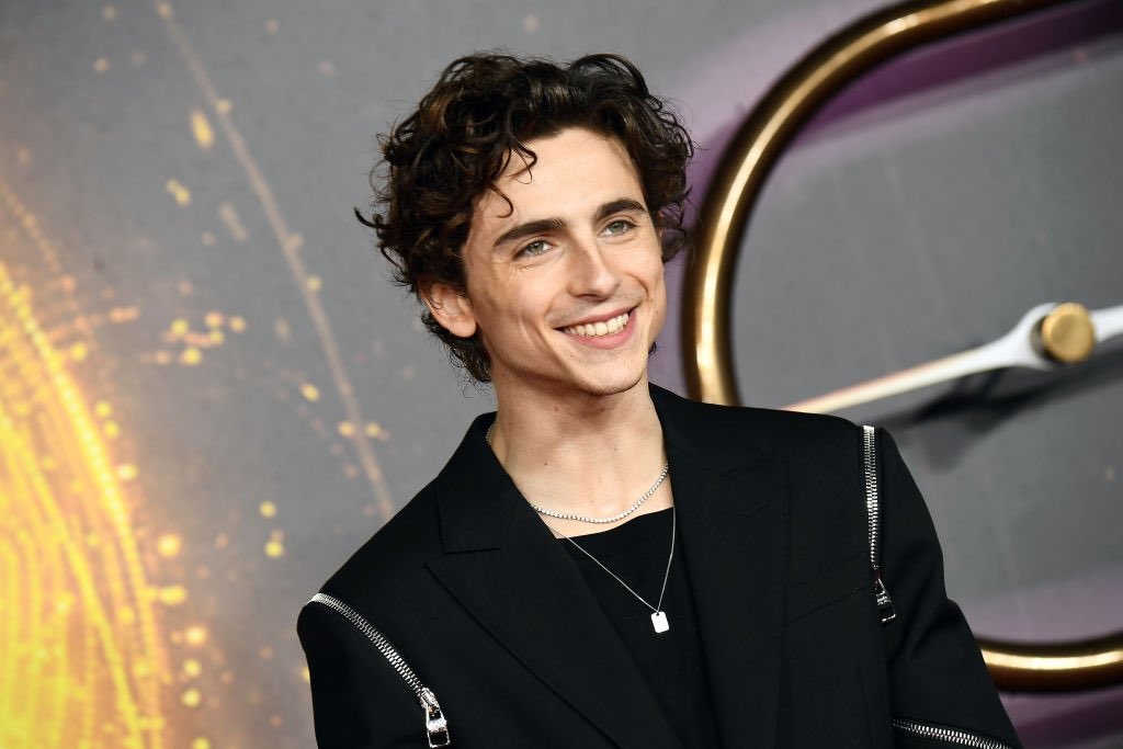 tchalametupdate's tweet photo. Timothée Chalamet on the red carpet at the #Dune premiere in London! https://t.co/Fft513cULn