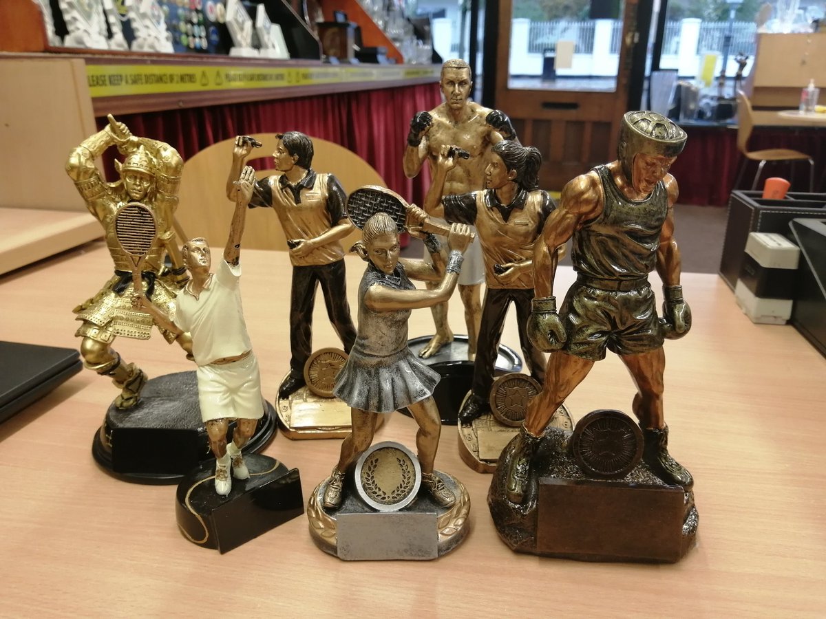 Whatever your sport we have you covered for awards here at Emn Engravers.

#engraving #berkhamsted #trophy #awards #tring #hertfordshire #trophies🏆
