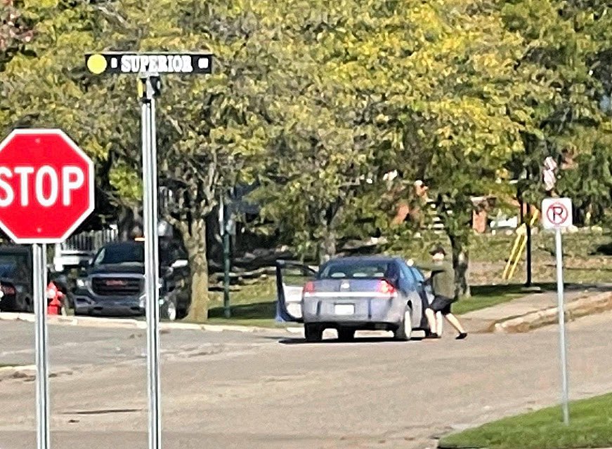 MHTV_CMU's tweet photo. #BREAKING Suspect in custody after shots fired in Alma. Superior Street remains closed. https://t.co/wyrj1LNcwa