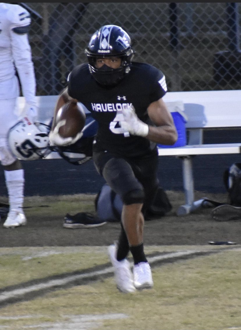 AFNF Scouting Report (Updated) 🗒: Jason Moore @Jason92550005 shows the speed to beat guys instantly off the line. Moore displays the ability to create separation when running routes and his speed also help him make big plays on all three phases hudl.com/profile/135603…