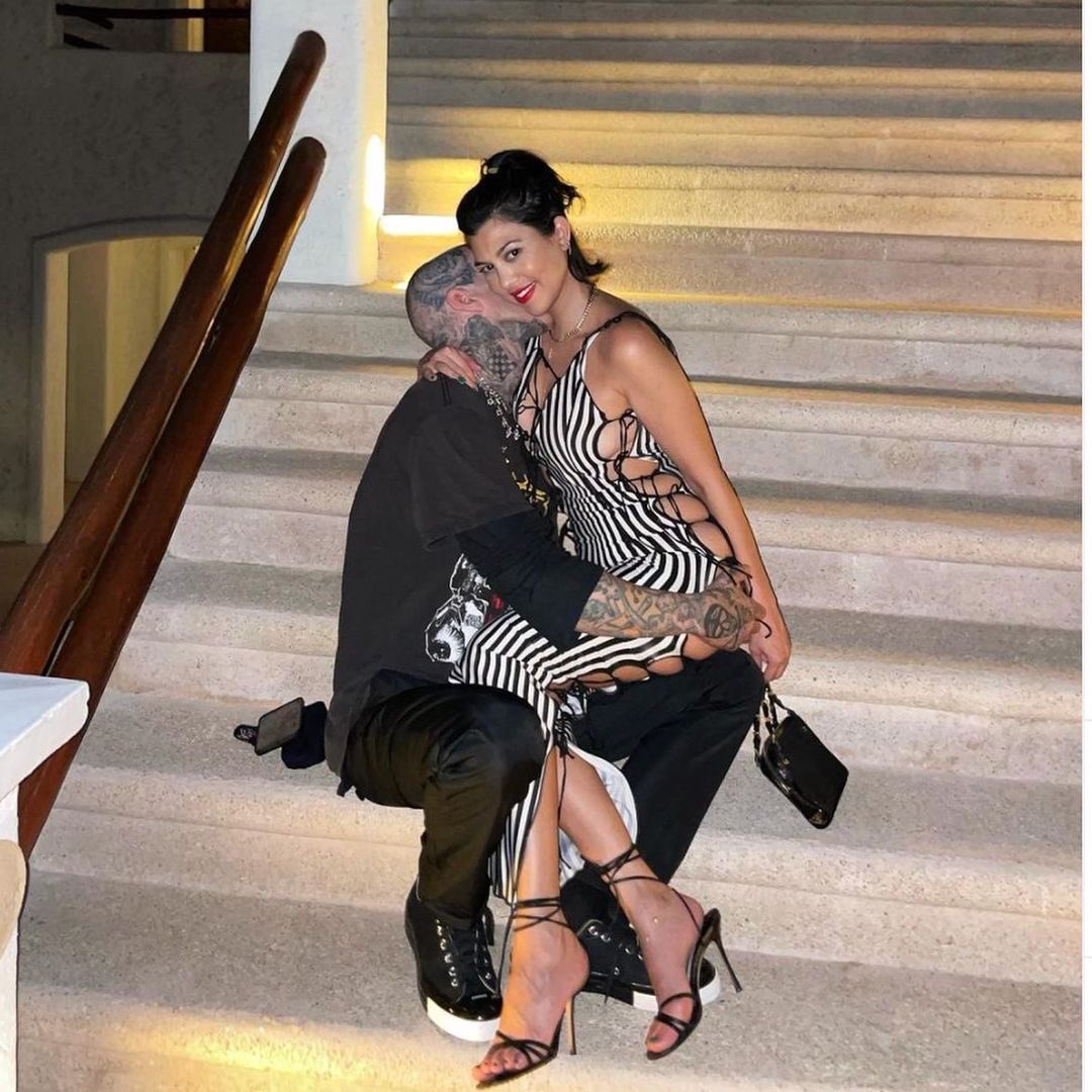 KrisJenner's tweet photo. Congratulations to the most beautiful, adorable, affectionate, fabulous, made for each other couple in the world! Love you guys!!!!!! @kourtneykardash @travisbarker ❤️❤️❤️❤️ https://t.co/RS5jX8VhSZ