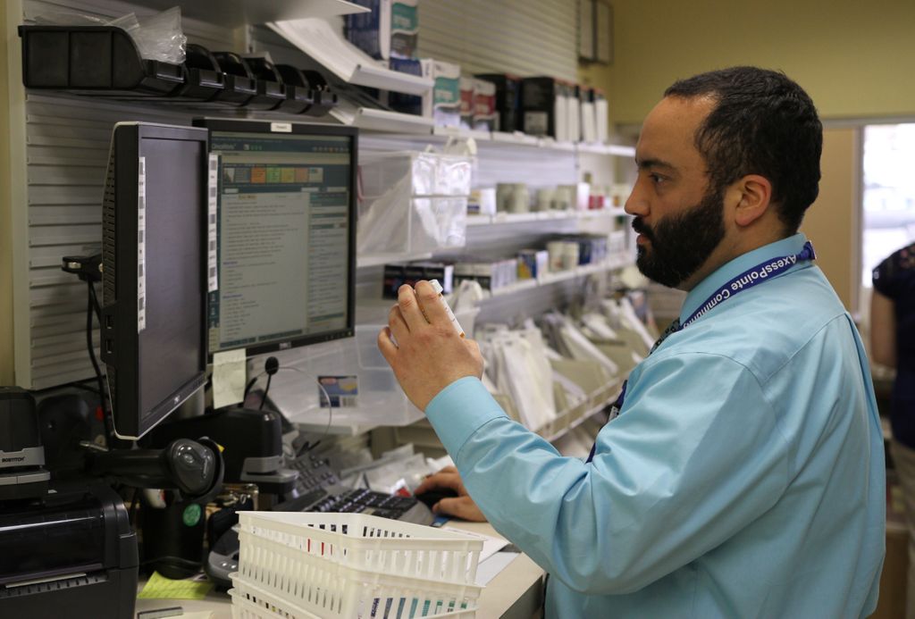 AxessPointe's tweet photo. AxessPointe has our own pharmacy onsite at our Arlington, Barberton and Kent locations! Talk to your healthcare provider at your next appointment to have your prescriptions conveniently filled at AxessPointe. https://t.co/beOoRxKnzx