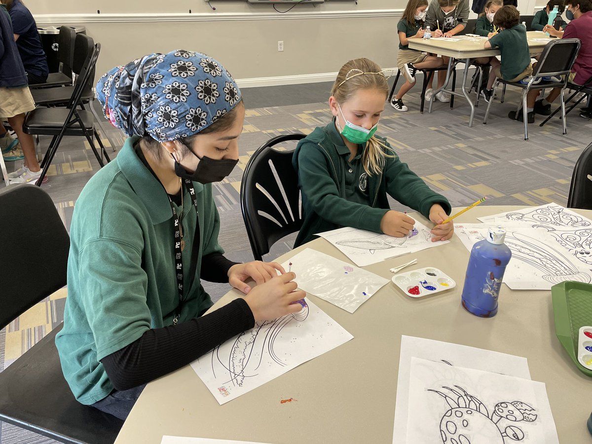 PineCrestArts's tweet image. #PCGrade12 Post AP Studio students partnered up with #PCGrade2 students learning pointillism! #PCVisualArts #PC2022 #PC2032 #PCCollaboration