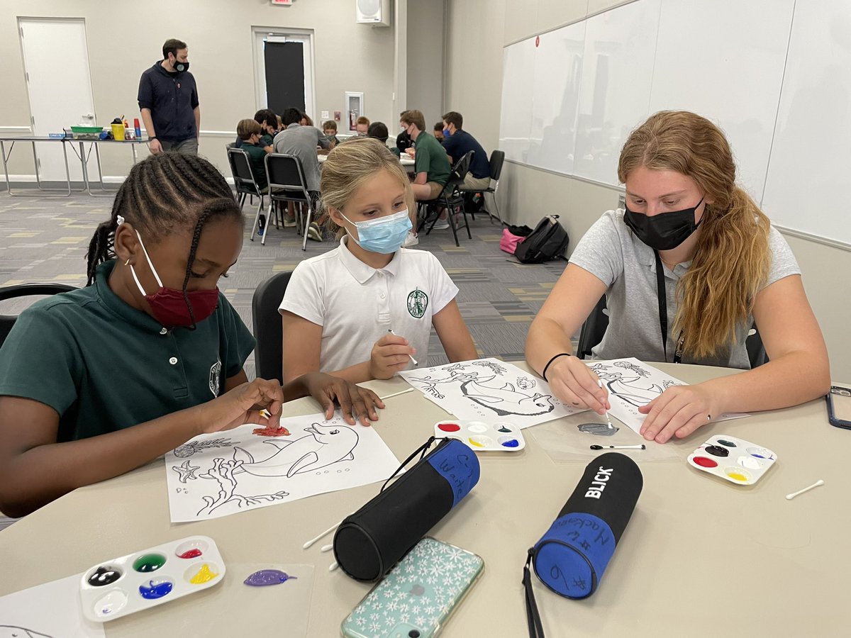 PineCrestArts's tweet image. #PCGrade12 Post AP Studio students partnered up with #PCGrade2 students learning pointillism! #PCVisualArts #PC2022 #PC2032 #PCCollaboration