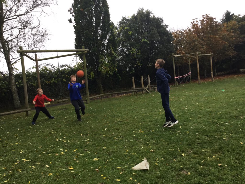 MrsFWren's tweet photo. Some very impressive defensive skills in our netball session for PE today! Plus excellent teamwork βcutting the cabbageβ!.....ask your children to explain! We canβt wait for our mini house tournament tomorrow! #teamwork #netballskills #high5netball ππͺπ» @w_woodborough https://t.co/yUCg5dm6Iy