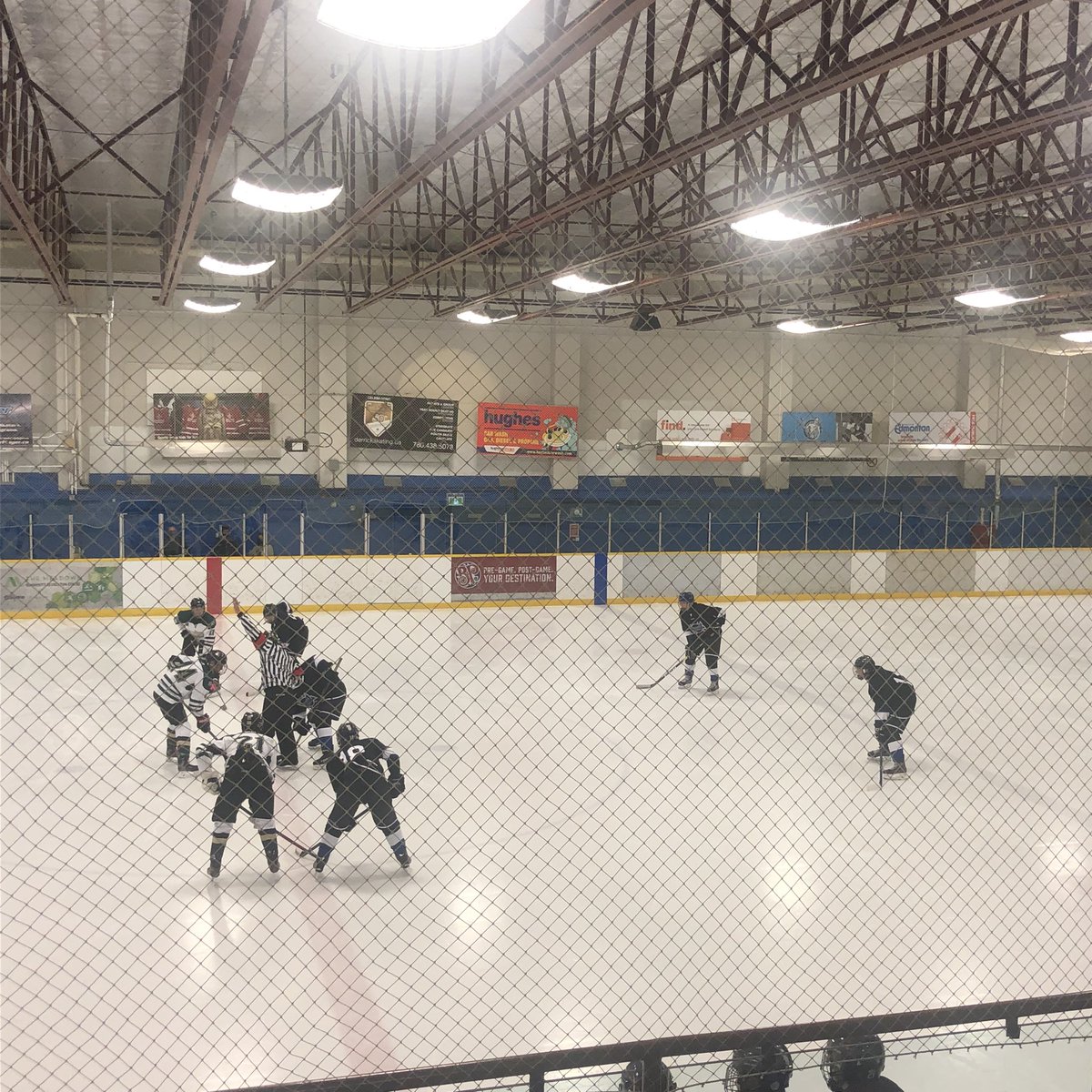 HckyMomlife's tweet photo. Capped off my weekend getting to watch my boy have a blast back on the ice and finally playing a game! So fun watching him play the game he loves again. β€οΈπ
#hockeyisback #nwzone #goodtobebackattherink #fortheloveofthegame https://t.co/jiLdc3HY2F