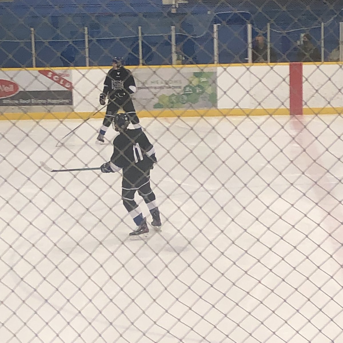 HckyMomlife's tweet photo. Capped off my weekend getting to watch my boy have a blast back on the ice and finally playing a game! So fun watching him play the game he loves again. β€οΈπ
#hockeyisback #nwzone #goodtobebackattherink #fortheloveofthegame https://t.co/jiLdc3HY2F