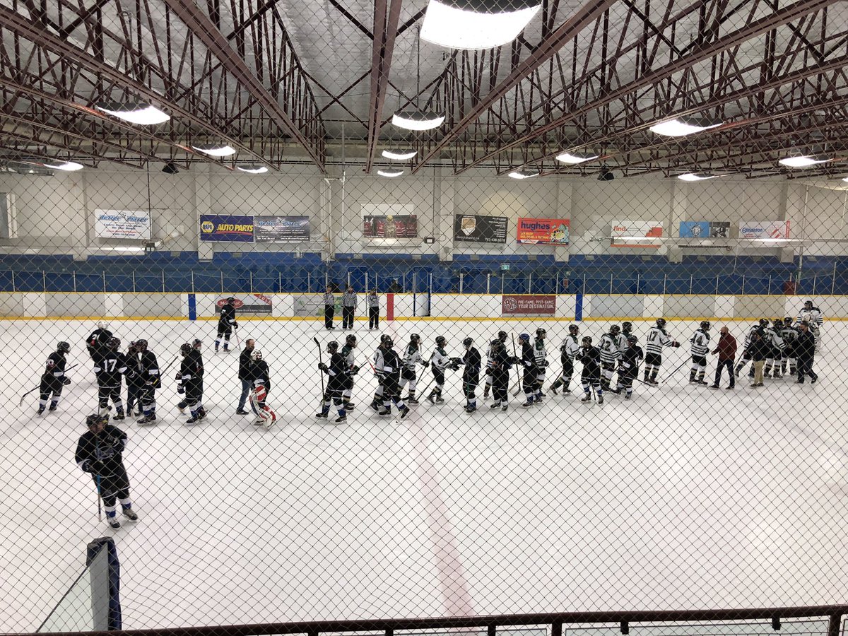 HckyMomlife's tweet photo. Capped off my weekend getting to watch my boy have a blast back on the ice and finally playing a game! So fun watching him play the game he loves again. β€οΈπ
#hockeyisback #nwzone #goodtobebackattherink #fortheloveofthegame https://t.co/jiLdc3HY2F