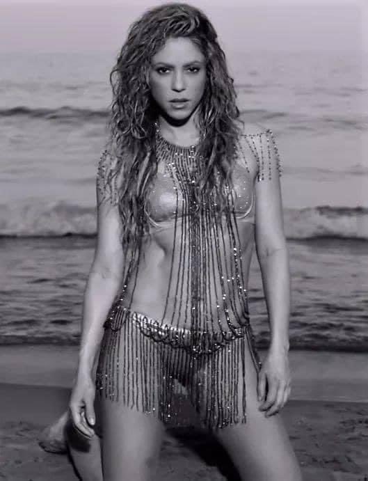 GirlsLikeYou29's tweet photo. Majestic ❤️❤️ #shakira #love #sexy https://t.co/pQihcU6SCd