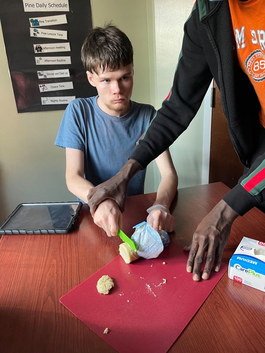 AndersonAutism's tweet photo. Pine house boys learn about baking cookies! #Autism #Baking #Cookies #1in54 https://t.co/3xrGd9nCLX