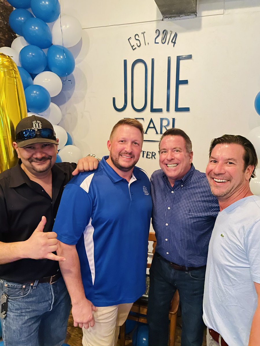 JoliePearl2014's tweet photo. THANK YOU to everyone who joined us last week to celebrate our 7th Anniversary Shell-A-Bration! Without YOU we wouldn’t be here today. It’s been a privilege to be part of the resurgence of downtown Baton Rouge and we look forward to the next 7. Y’all are #Shuckin Awesome! https://t.co/aWPf4iGs9R