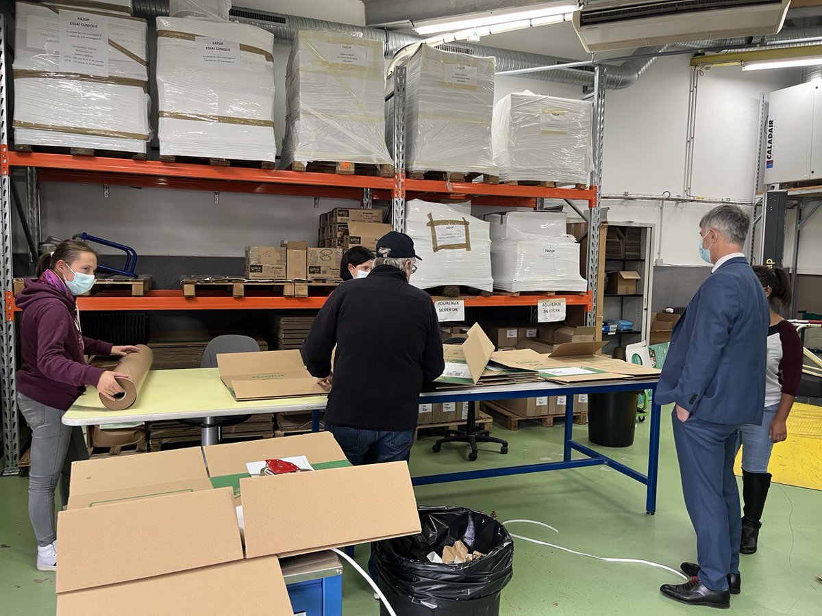 JMaireofficiel's tweet photo. #ESAT de l’Association #CapDevant, Marnes-la-Coquette : bel environnement de travail pour des personnes en situation de paralysie cérébrale. Aidé pendant la crise, il attend ses nouveaux clients. Merci à Madame Tabary et à la présidente Hélène Schuster et leur équipe ! #Emploi https://t.co/odfiB4qxnr