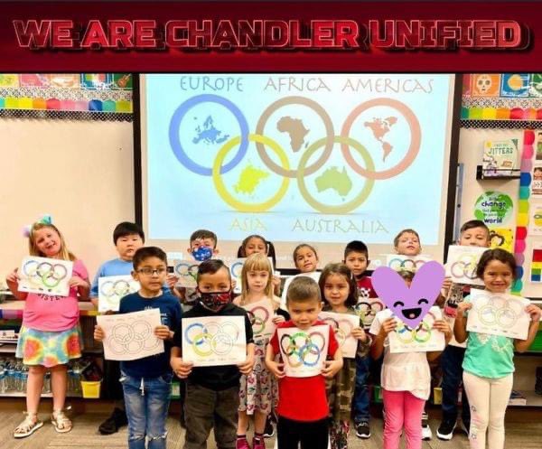 School Spotlight!

Bologna Elementary Scorpion students cheer on different countries in Dual Language Immersion programs and practice self-affirmations in English and Spanish. Another example of excellence in CUSD! #yesforchandlerstudents