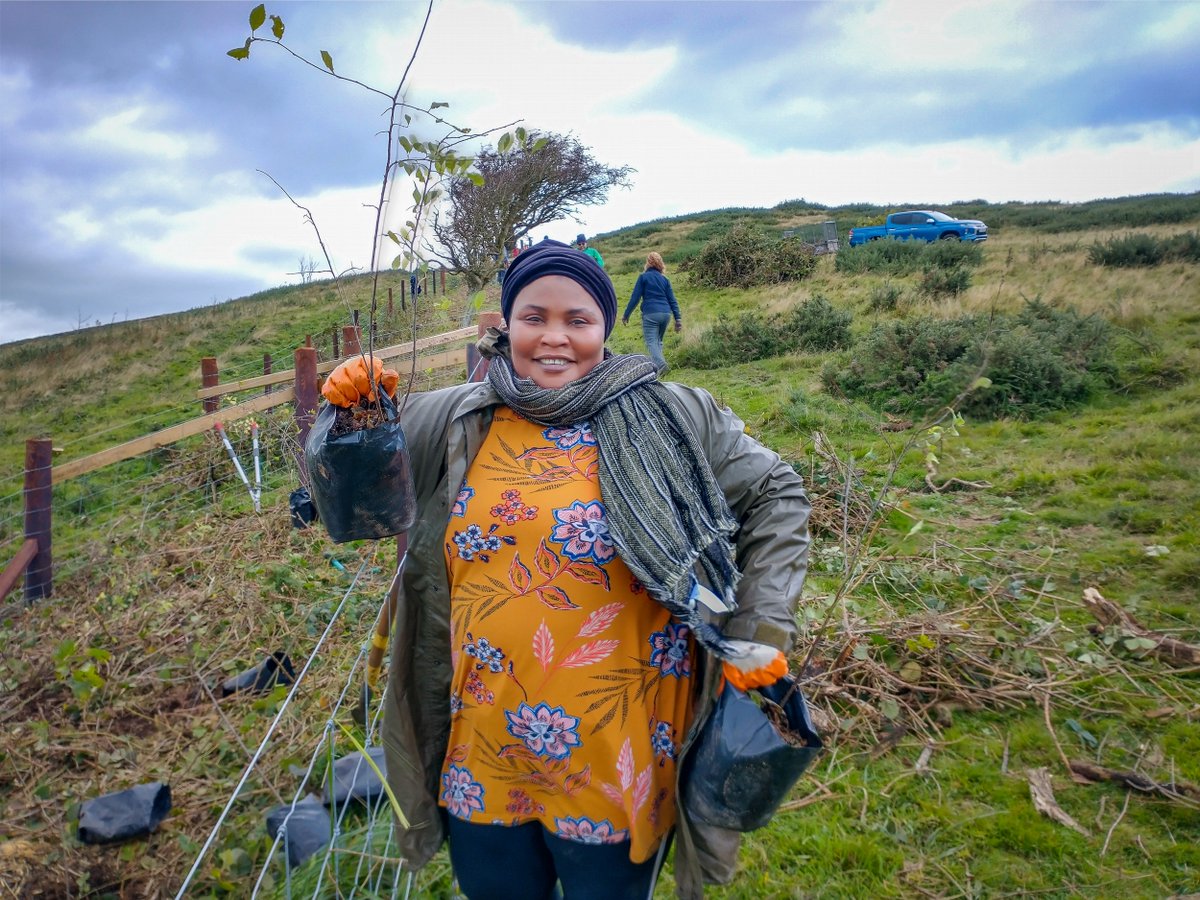The Woodlands for Water Project were joined by Asylum Link Merseyside on <a href="/offasdykepath/">Offa's Dyke Path National Trail</a> <a href="/thetreehunter/">thetreehunter Rob McBride</a> at Tremeirchion. Nearly 300m of ancient hedgerow was restored by volunteers from 17 countries! Thank you so much for joining us #offasdykepath50  #TogetherWithRefugees #30by30