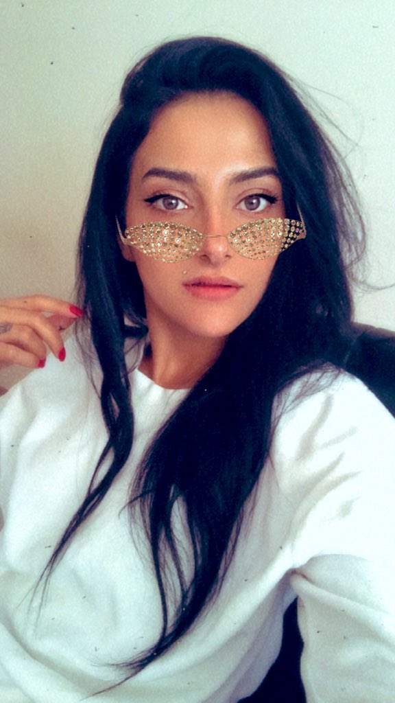 selinedizerdinc's tweet photo. 😎 https://t.co/p8187TTebv
