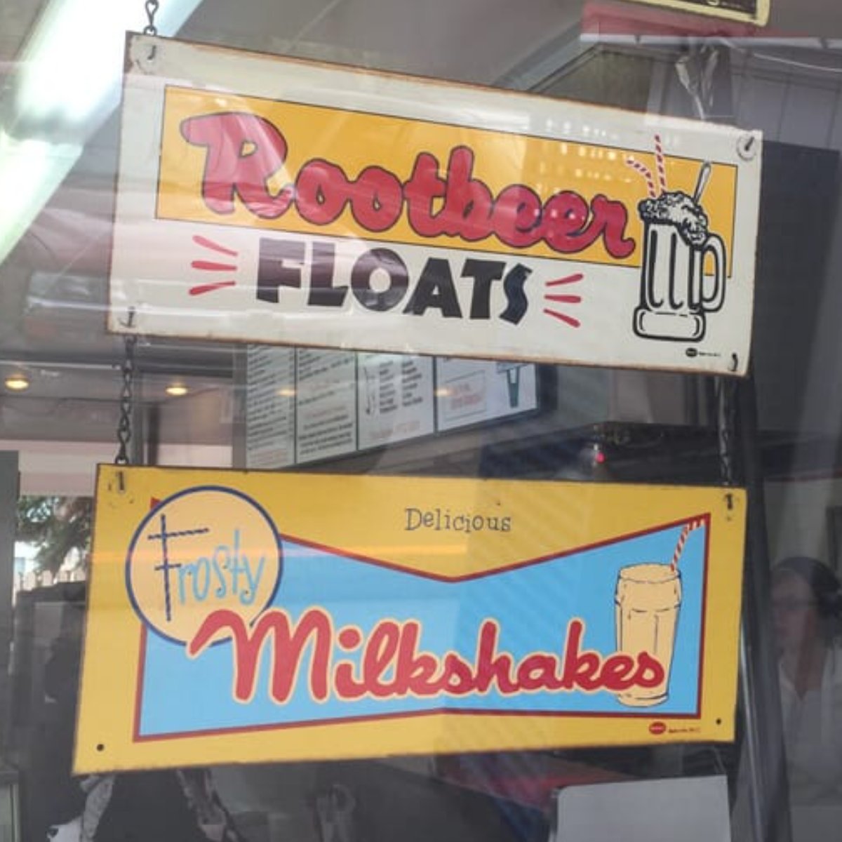 marksinandout's tweet photo. If you had to choose between our root beer floats and our milkshakes, which drink would you pick? https://t.co/ln0evw661O