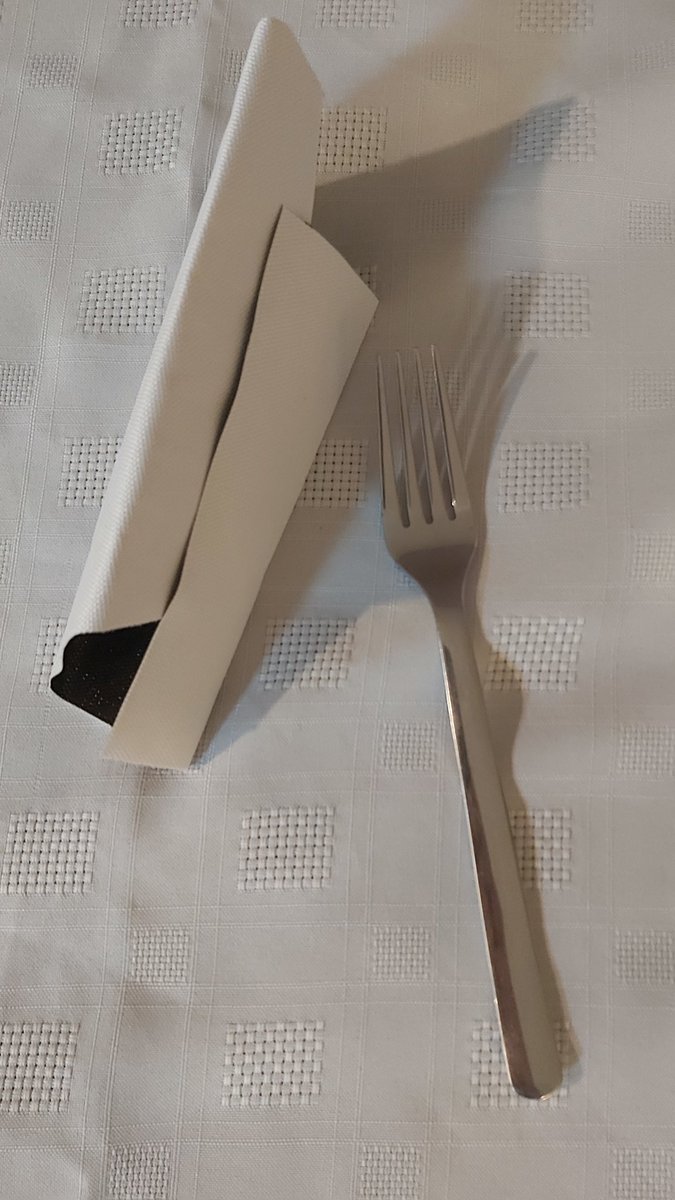 haniasfour tweet media