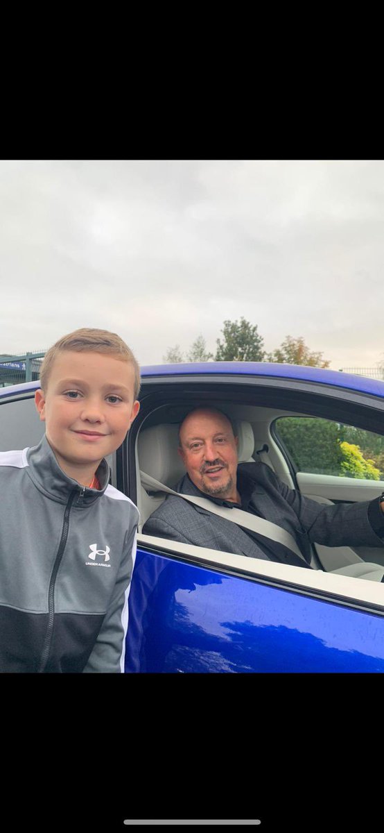 NSpruin's tweet photo. Challenge complete 💙Josh finally got a photo with the new manager @StMarksHalewood @rafabenitezweb @Everton https://t.co/gY8KyX7MqK